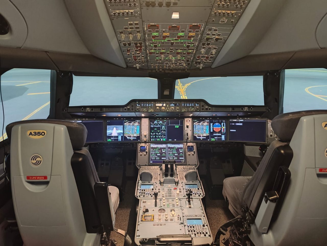 A350-900 full flight simulator cockpit VHHH